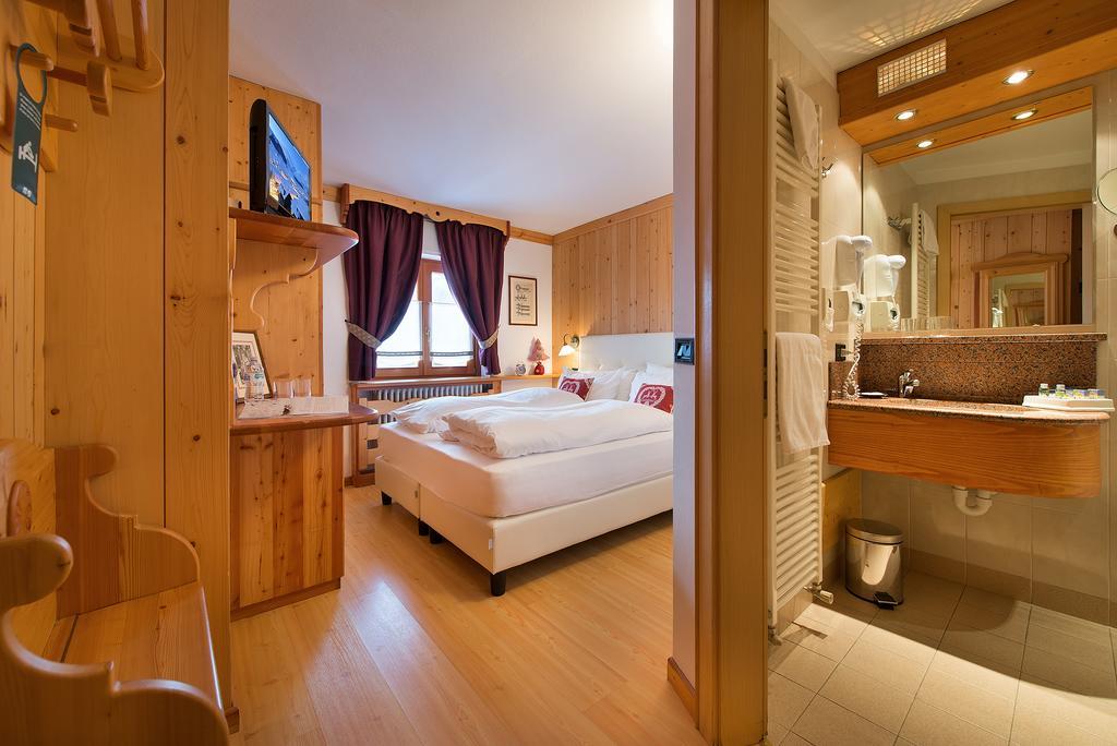 Hotel Posta Livigno Luaran gambar